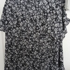 Styleco earthy woven short sleeve top black Springfield